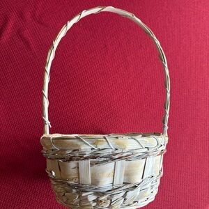 Split Wicker Distressed White Easter Handled Basket